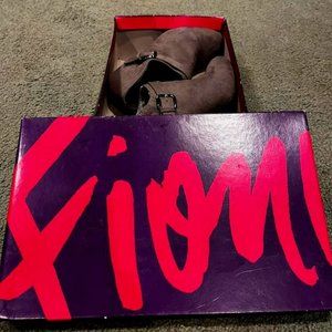 Fioni "TANYA' Grey Ankle Bootie Heels SIZE 7